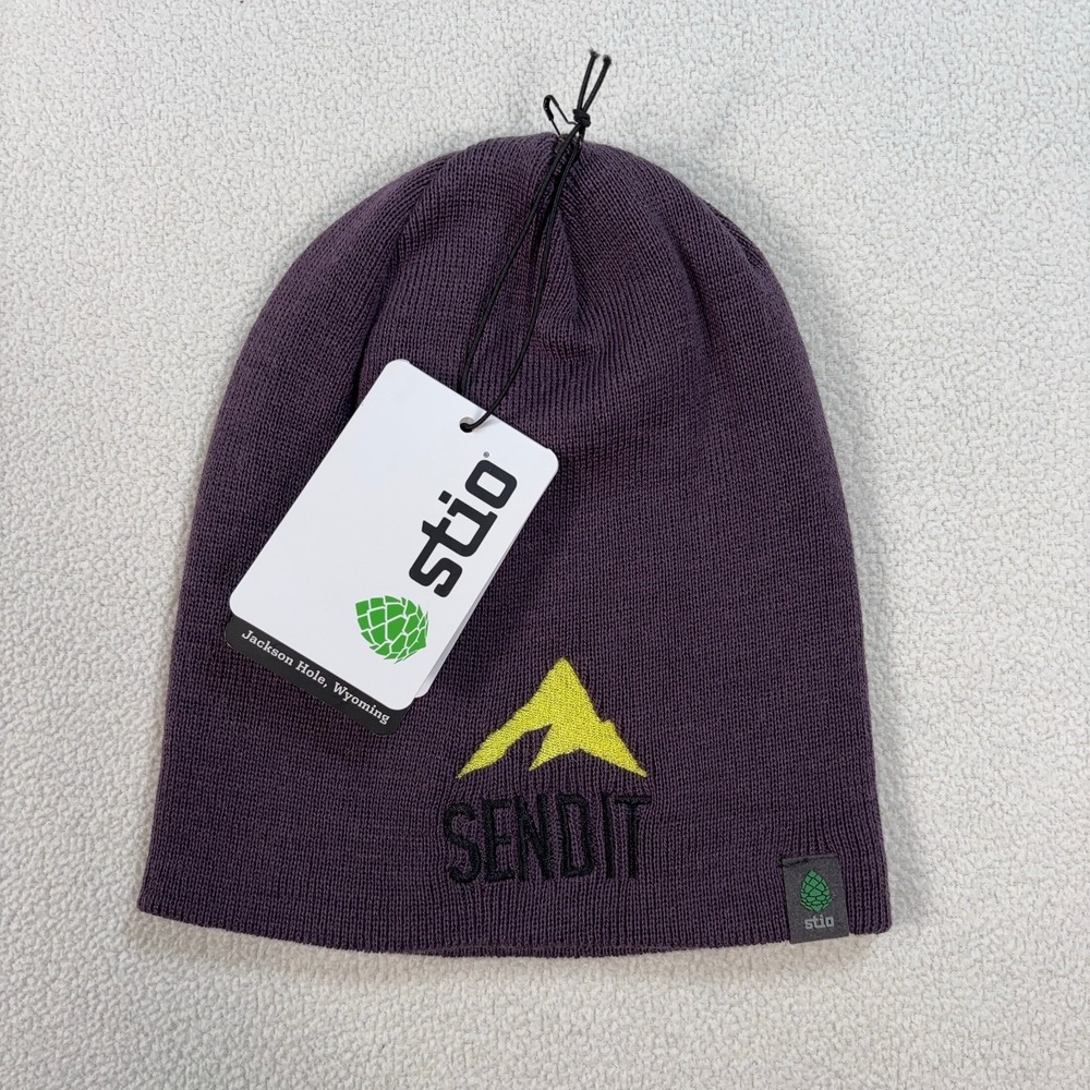 NEW Stio Mizpah Beanie Men's One Size Huckleberry Jam Merino Wool Logo Hat NWT